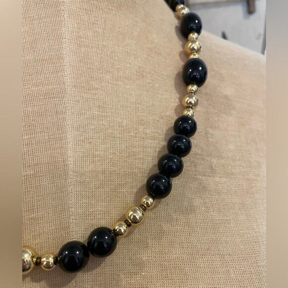 Vintage Black and Gold Beaded Necklace - Picture 4 of 5